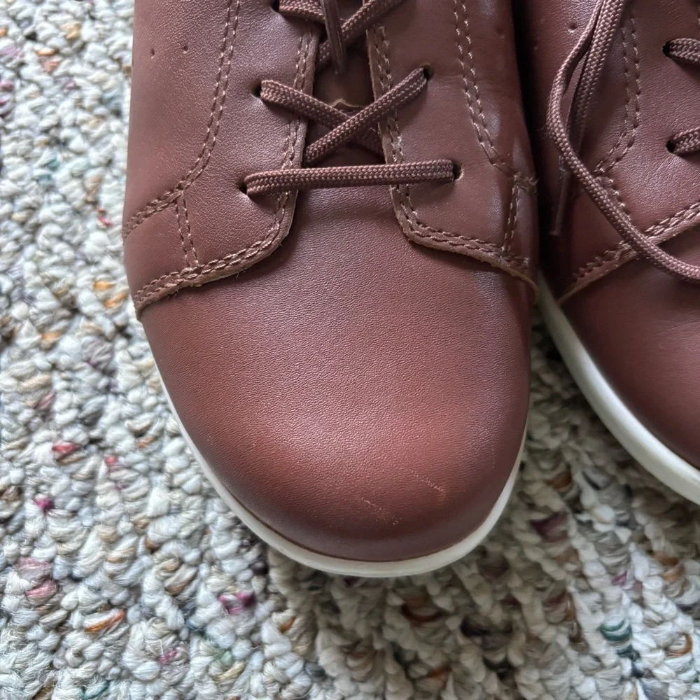 TRAQ by Alegria Shoes Men's Size 40 Low Top Sneakers Brown Cognac Leather Luxury